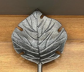 AluLeaf: Elegant Aluminum Leaf Decor