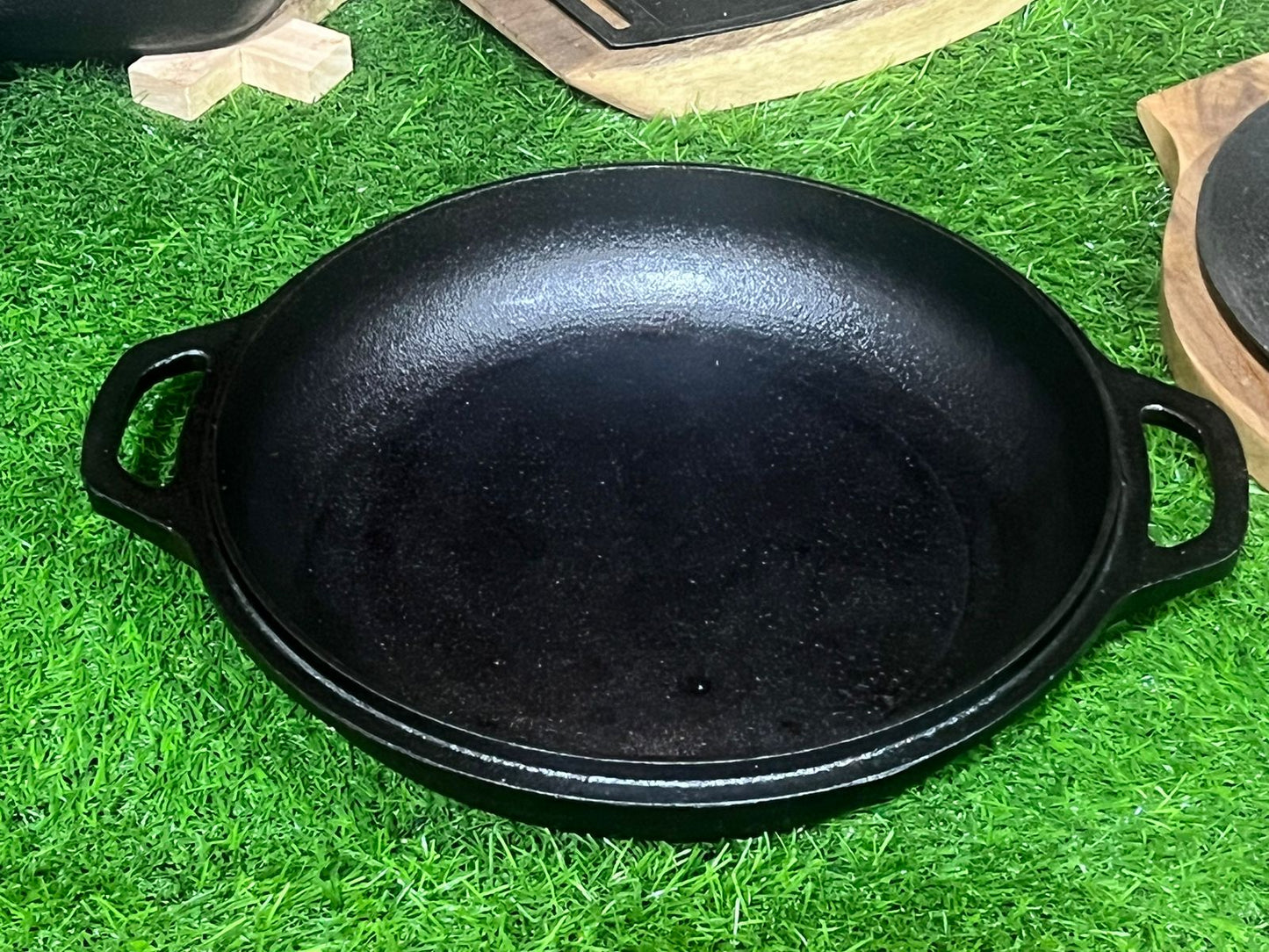 Cast Iron Skillet 9.5 Inch (24 CM), Double Grip Naturally Non Stick, Seasoned. Krucible Kitchen, Frying Pan