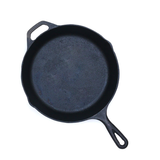 Cast iron frying pan with natural non-stick surface