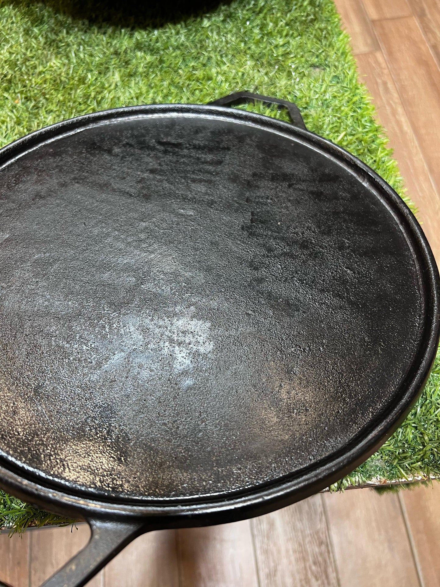 Tawa 12 In Dual Handle Classic, Cast Iron Krucible Kitchen Seasoned